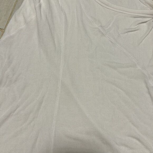 Lululemon white tank 4 - Picture 4 of 4